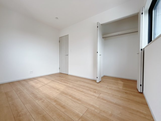 【新築戸建】上里町忍保　の洋室|■2階洋室（1号棟）｜子供部屋のメリットは「自立心を養うことができる」「自分で整理整頓できるようになる」そして、お子様が成長した際には「プライバシーを確保できる」といい事だらけ♪