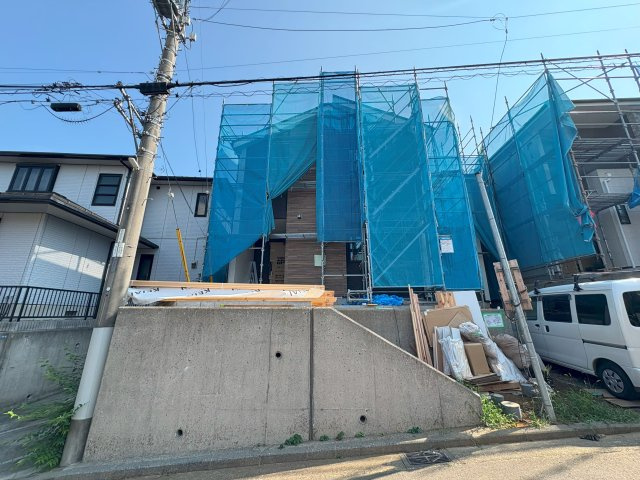 瀬谷区阿久和西新築分譲住宅【3LDK+駐車1台/大型中央バルコニー/収納豊富/共有大型クローゼット】の外観