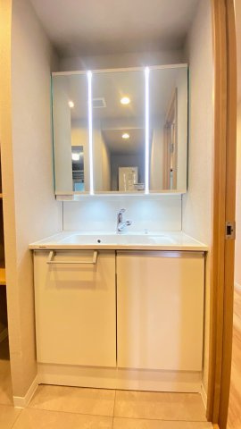 グランドハイツ甲陽園の独立洗面台|独立洗面台