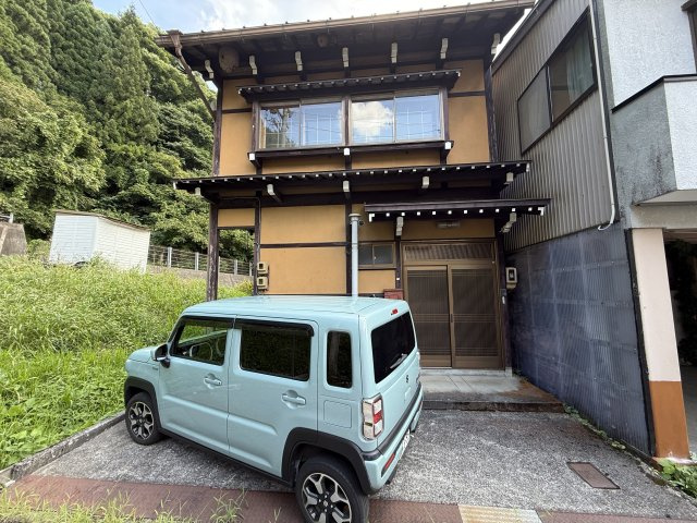 12/11成約　戸建　高山市松本町　450万の外観