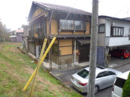 12/11成約　戸建　高山市松本町　450万の外観