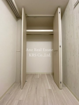 【収納】 | プレサンス立売堀ベルヴィル | 寝室部分にある収納力に優れたクローゼットを完備！