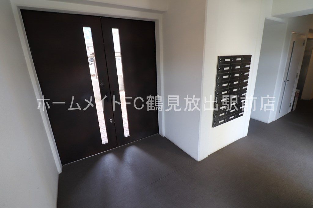 大阪市城東区諏訪４丁目の賃貸マンションのロビー