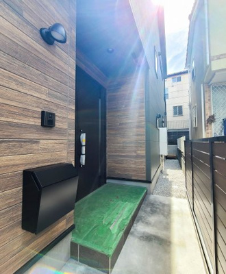 【玄関】 | 綾瀬市寺尾南2丁目 新築戸建 全1棟