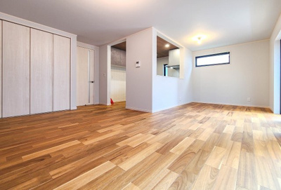 【居間・リビング】 | 綾瀬市寺尾南2丁目 新築戸建 全1棟