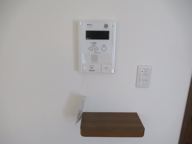 ルゼフィール名谷東２ＤＫの設備|インターホンと「メモ台」です