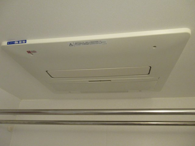 ルゼフィール名谷東２ＤＫの浴室|浴室乾燥暖房機があります