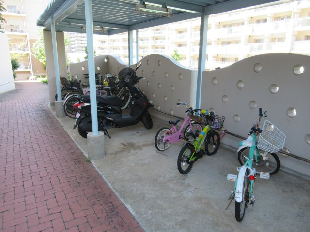 ルゼフィール名谷東２ＤＫのその他共用部分|駐輪場です