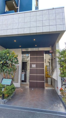 【エントランス】 | ホープ上新庄 | 清掃の行き届いたきれいなエントランスです