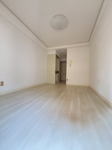 コスモプラザ三宮の居間・リビング