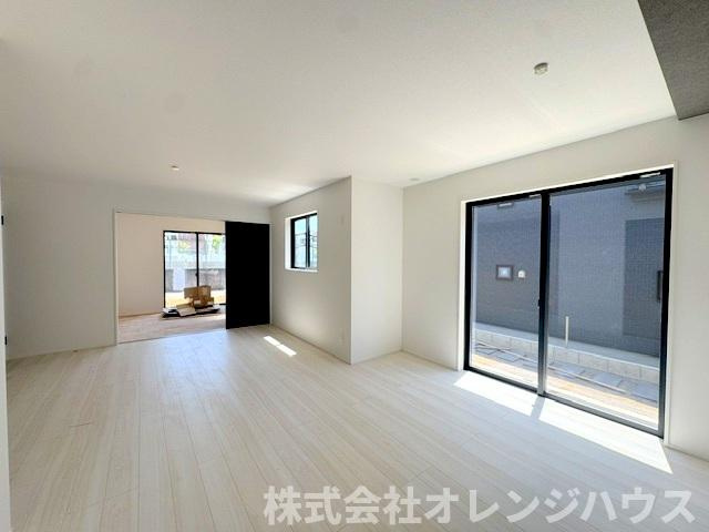【居間・リビング】 | 綾瀬市小園　新築分譲住宅　全7棟 | 写真撮影【2026.5】