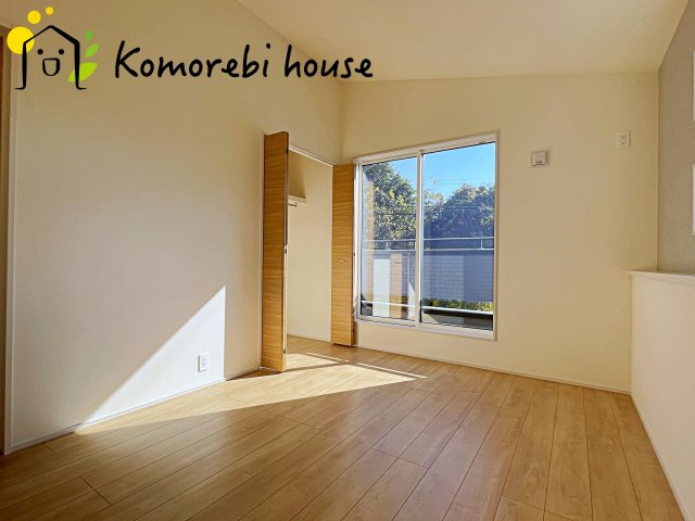上尾市二ツ宮　2期　新築一戸建て　ブルーミングガーデン　05の寝室|広くて明るい寝室