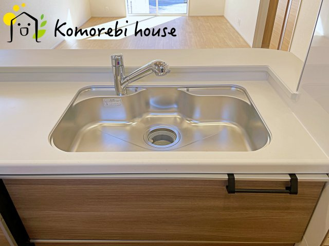 上尾市二ツ宮　2期　新築一戸建て　ブルーミングガーデン　05のキッチン|お料理しやすいキッチンです