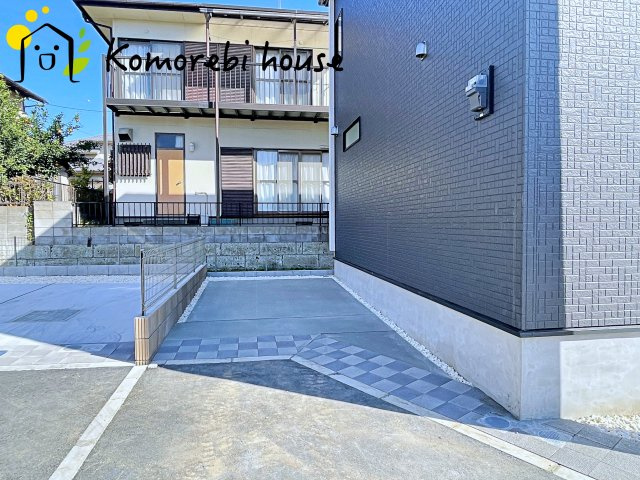 上尾市二ツ宮　2期　新築一戸建て　ブルーミングガーデン　05の駐車場|カースペースがあります