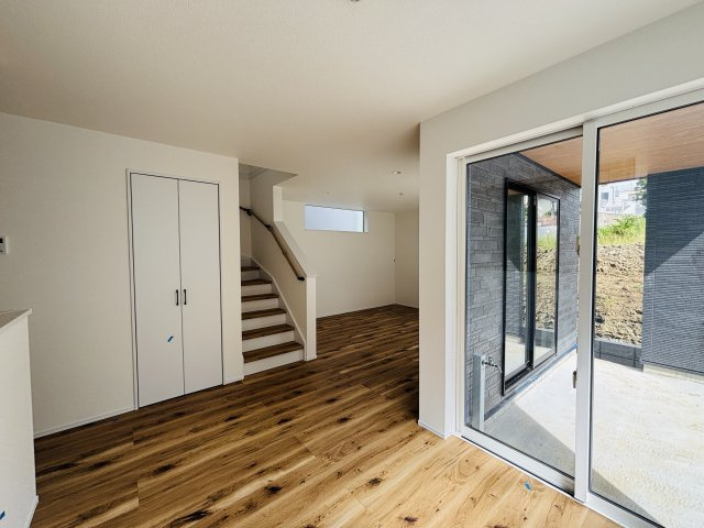 新築戸建て　宜野湾市我如古　６号棟　の居間・リビング