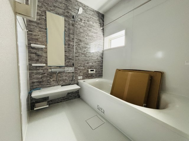 新築戸建て　宜野湾市我如古　６号棟　の浴室