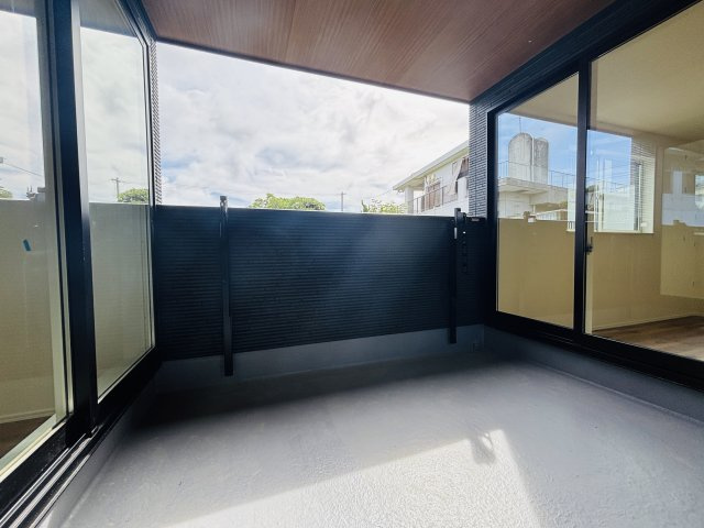 新築戸建て　宜野湾市我如古　６号棟　のバルコニー