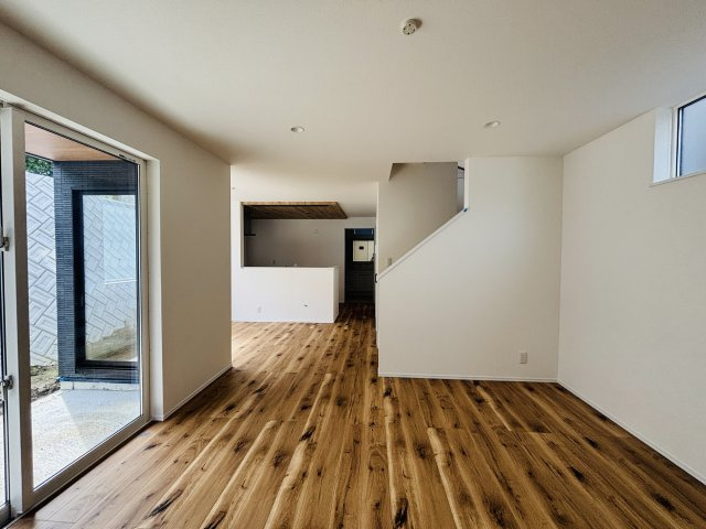 新築戸建て　宜野湾市我如古　６号棟　の居間・リビング