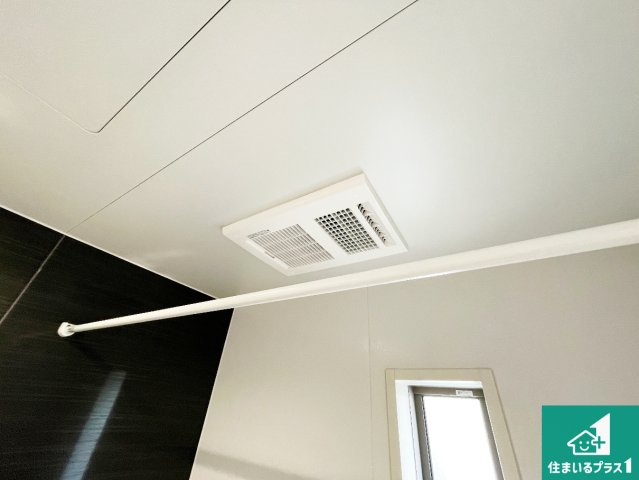 奈良市杏町　第2期・第3期　新築一戸建ての冷暖房・空調設備|四季を通して快適なバスライフをお手伝いする浴室暖房乾燥機！浴室の乾燥・暖房・涼風・換気はもちろん、２４時間換気にも対応！