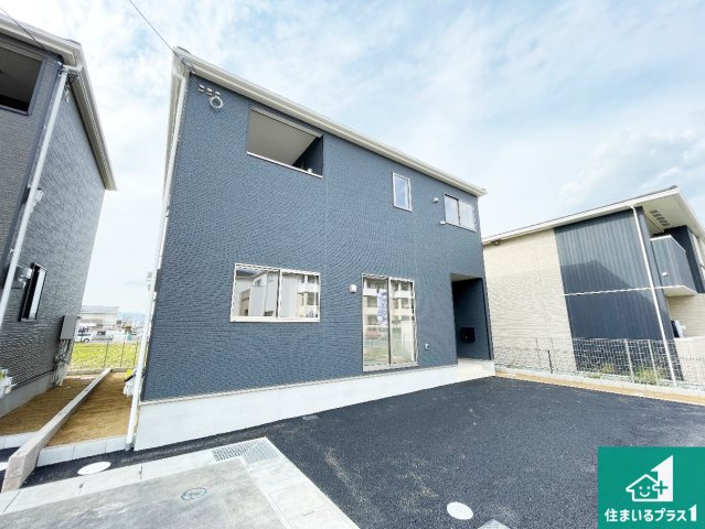 奈良市杏町　第2期・第3期　新築一戸建ての外観|お客様に長く安心して住んでいだだける事にこだわった家づくり！住んでからのアフターサービスにもしっかりと取り組んでいます！