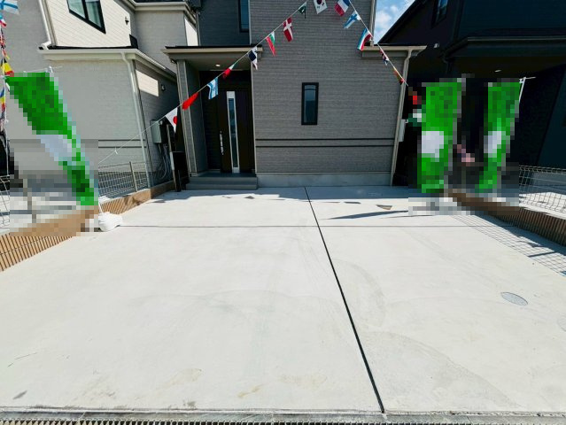成田市美郷台　新築戸建　C号棟の駐車場