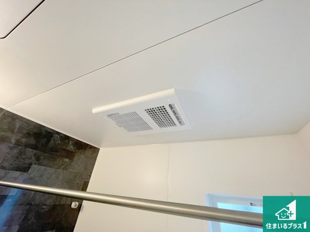 生駒市南田原町　第3期　新築一戸建ての冷暖房・空調設備|四季を通して快適なバスライフをお手伝いする浴室暖房乾燥機！浴室の乾燥・暖房・涼風・換気はもちろん、２４時間換気にも対応！