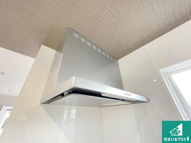 生駒市南田原町　第3期　新築一戸建ての設備|汚れにくいスロットフィルタでお手入れラクラク！ＬＥＤ照明付き！