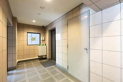 フォレスタ御苑前のロビー