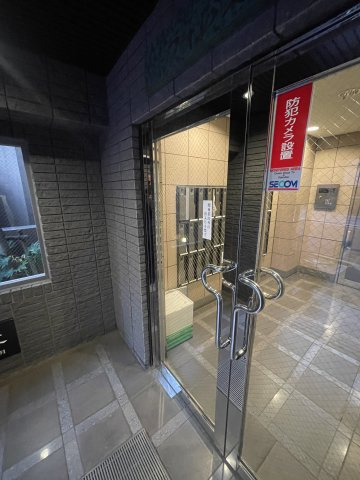 フォレスタ御苑前のエントランス