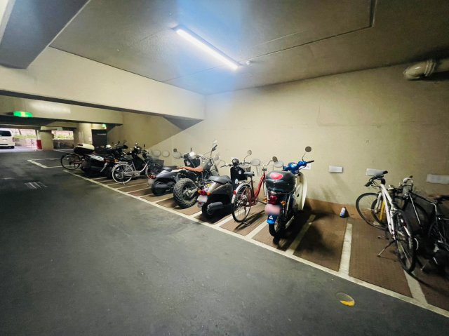 タウンハイツ嵐山の駐輪場