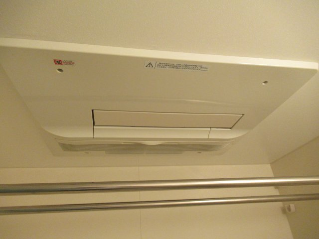 ルゼフィール名谷東２ＬＤＫの浴室|浴室乾燥暖房機があります