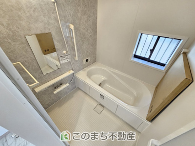 【浴室】 | ハートフルタウン宇都宮市中一の沢町1丁目157番　B号棟 | ゆったりと入れるフルオートバスはお子様との団らんバスタイムが楽しめます♪
足を伸ばしてゆったりくつろげる１坪バスルームです☆