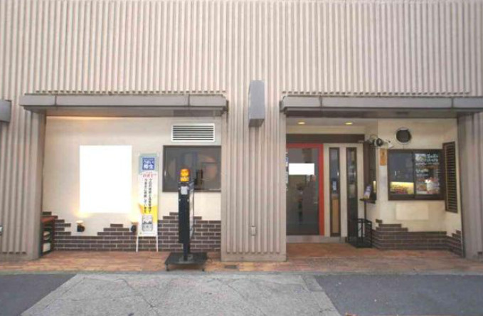 大阪市東成区東中本２丁目の店舗一部