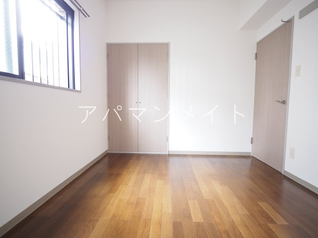 【寝室】 | メゾンカワベ | 開放的な寝室です