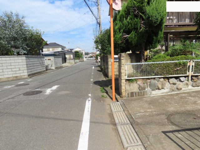 坂戸市芦山町売地の前面道路含む現地写真
