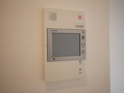 【セキュリティ】 | エスリード梅田グレイス | モニター付きインターホンです