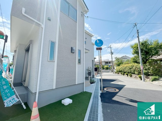 高槻市昭和台町　新築一戸建ての外観|安心の10年保証！外観を美しく保ち、雨水で汚れを落とします！気になることがありましたら、お気軽にお問い合わせください！