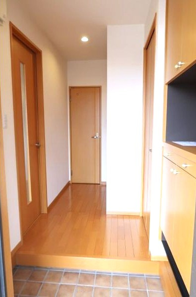 トークヴィレッジⅤＡ棟の玄関