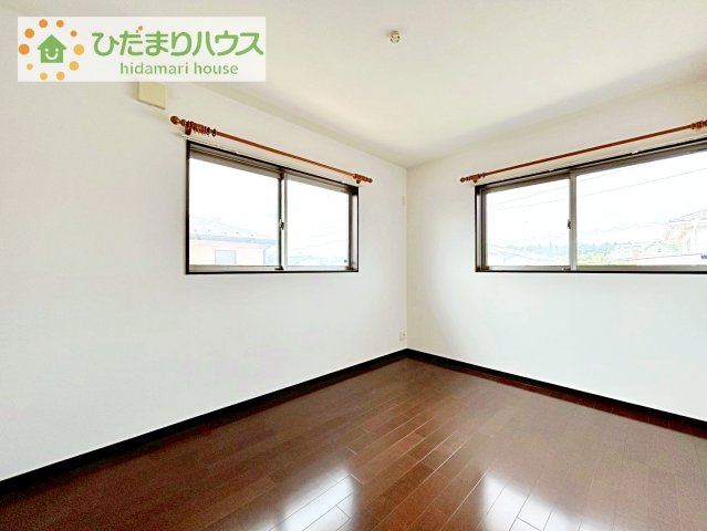 【洋室】 | 牛久市岡見町　中古戸建 | 木の温もりがやさしいフローリング♪