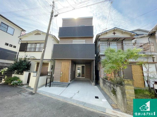 枚方市山之上　新築一戸建ての外観|安心の10年保証！外観を美しく保ち、雨水で汚れを落とします！気になることがありましたら、お気軽にお問い合わせください！