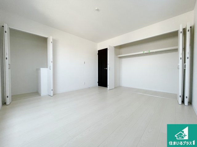 枚方市山之上　新築一戸建ての洋室