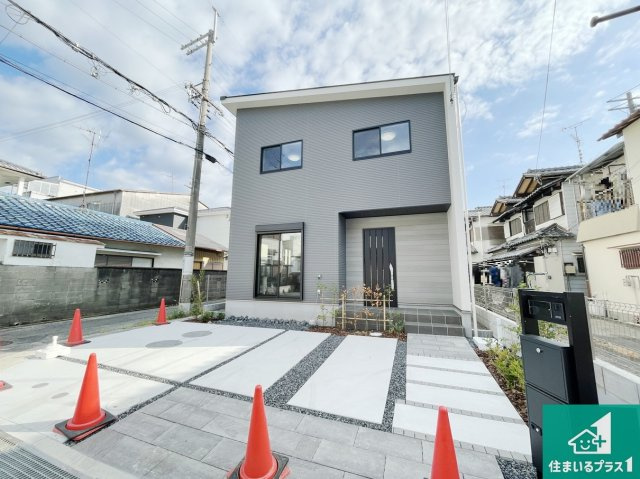 泉佐野市葵町　新築未入居の外観|お客様に長く安心して住んでいだだける事にこだわった家づくり！住んでからのアフターサービスにもしっかりと取り組んでいます！