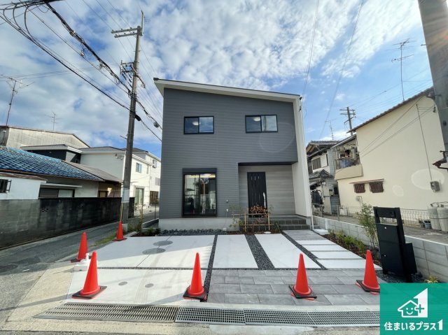 泉佐野市葵町　新築未入居の外観|お客様に長く安心して住んでいだだける事にこだわった家づくり！住んでからのアフターサービスにもしっかりと取り組んでいます！