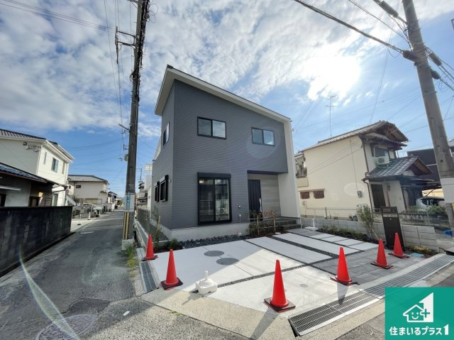 泉佐野市葵町　新築未入居の外観|お客様に長く安心して住んでいだだける事にこだわった家づくり！住んでからのアフターサービスにもしっかりと取り組んでいます！