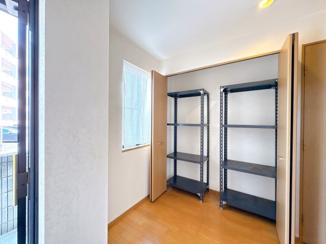 熊谷市三ヶ尻の収納|トヨタホーム施工
軽量鉄骨造
５LDK＋納戸
太陽光パネル搭載
駐車場2台可能
北東角地
