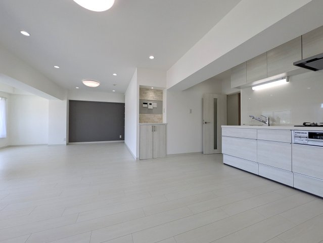 葉山の風を感じましょう！【葉山エコーハイツ】の居間・リビング