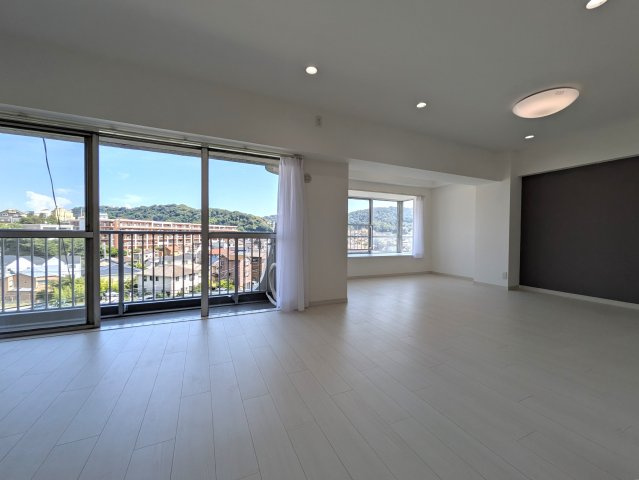 葉山の風を感じましょう！【葉山エコーハイツ】の居間・リビング