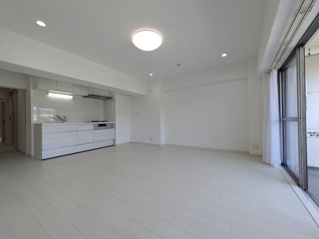 葉山の風を感じましょう！【葉山エコーハイツ】の居間・リビング