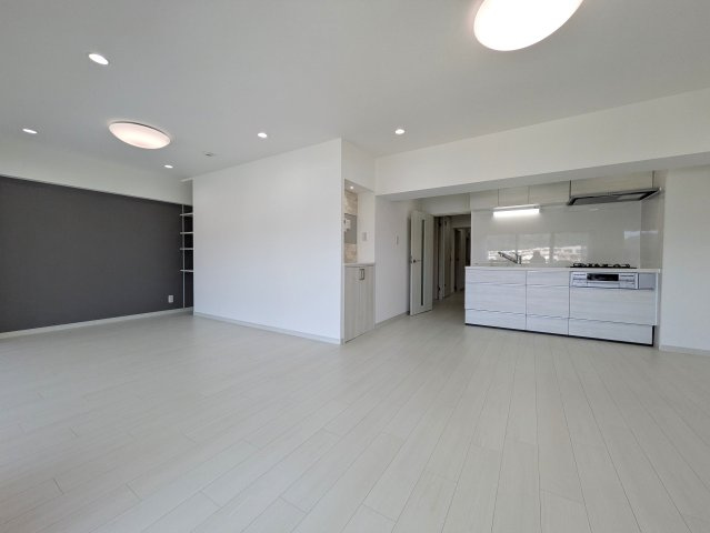 葉山の風を感じましょう！【葉山エコーハイツ】の居間・リビング