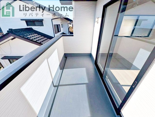 水戸市平須町13期　新築戸建のバルコニー